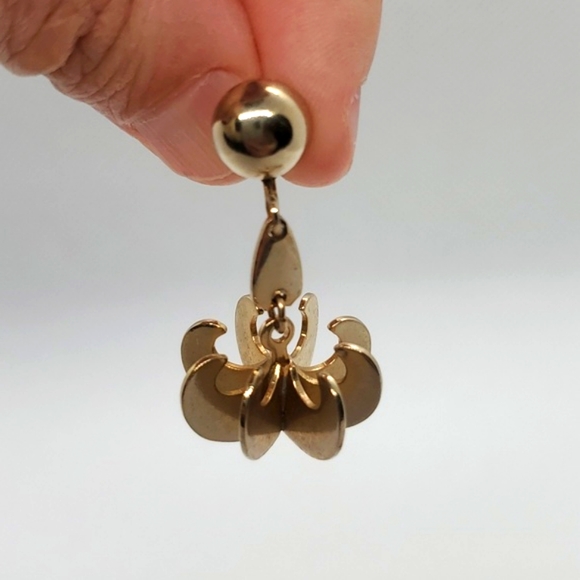 Vintage Gold-tone Screwback Earrings - Picture 2 of 4